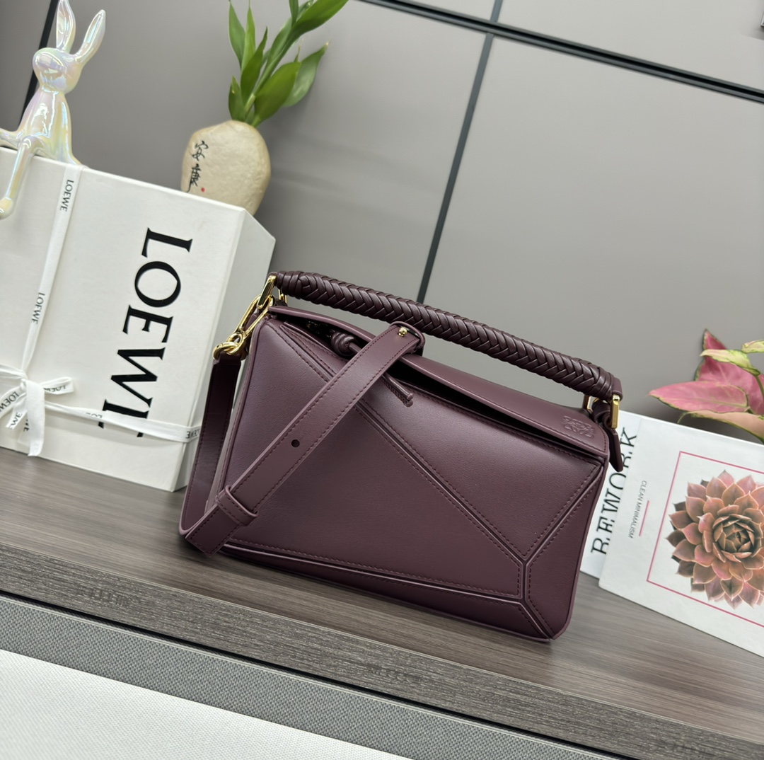 Loewe Small Puzzle bag in smooth calfskin Red – LOEWE
