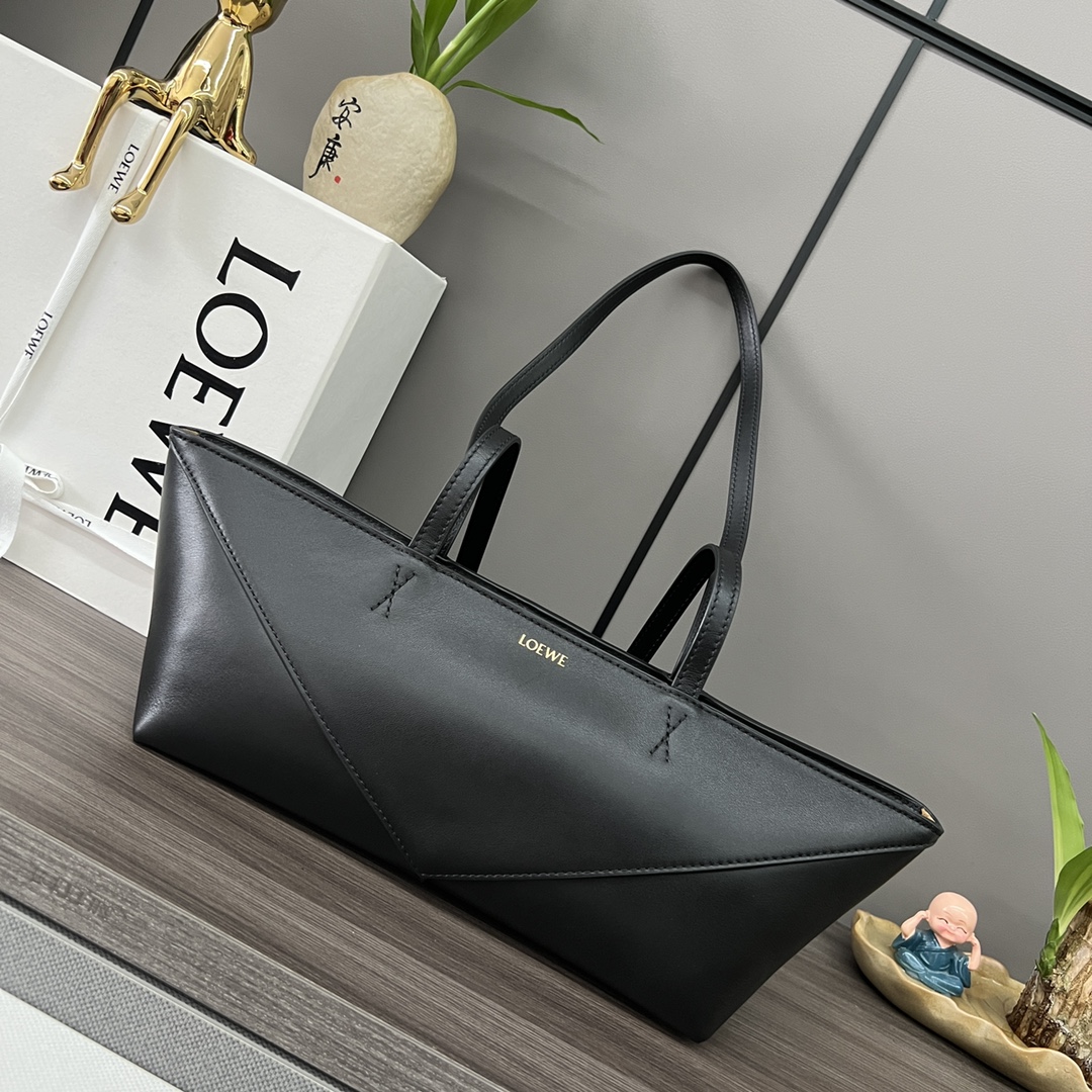 Loewe XXL Puzzle Fold tote in shiny calfskin Black – LOEWE