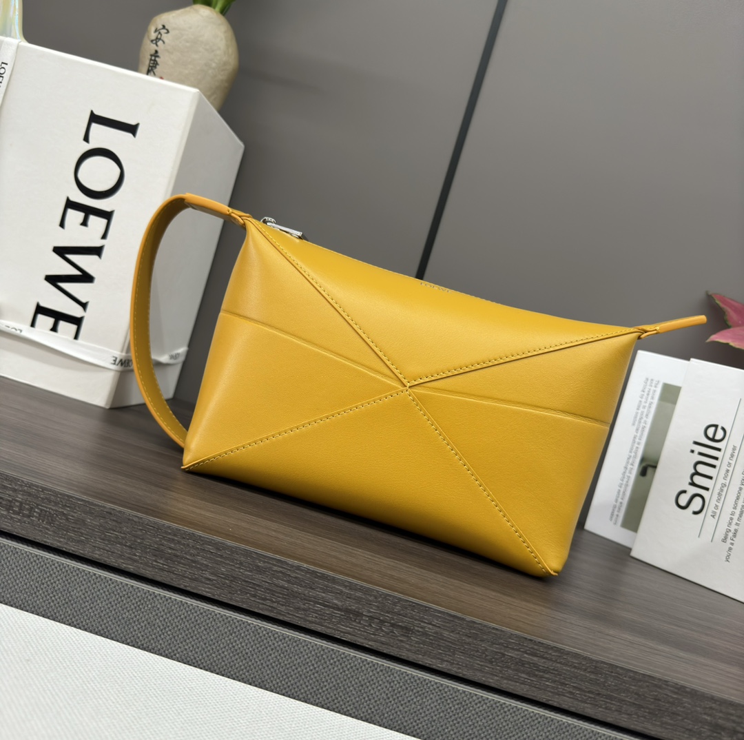LOEWE Puzzle Fold panelled leather wash bag