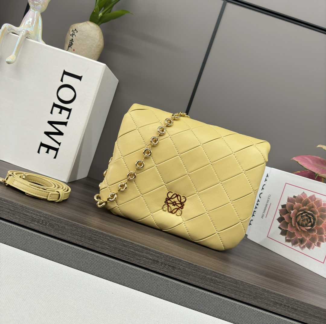 Loewe Puffer Goya Quilted Leather Shoulder Bag – Cream