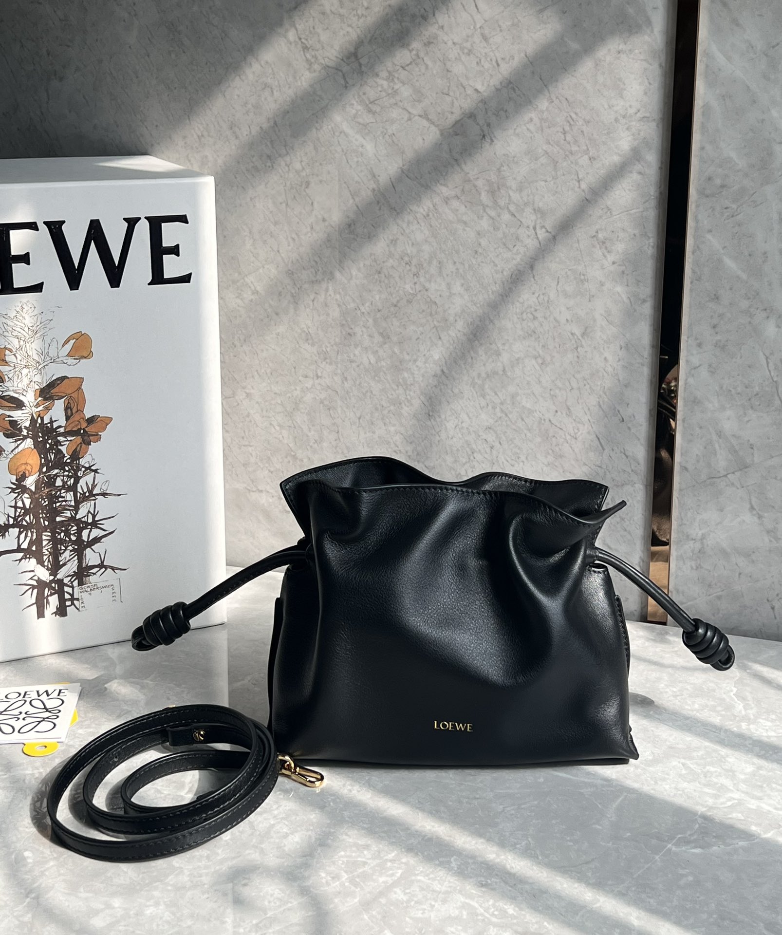 Loewe Medium Flamenco clutch in nappa calfskin Black – LOEWE