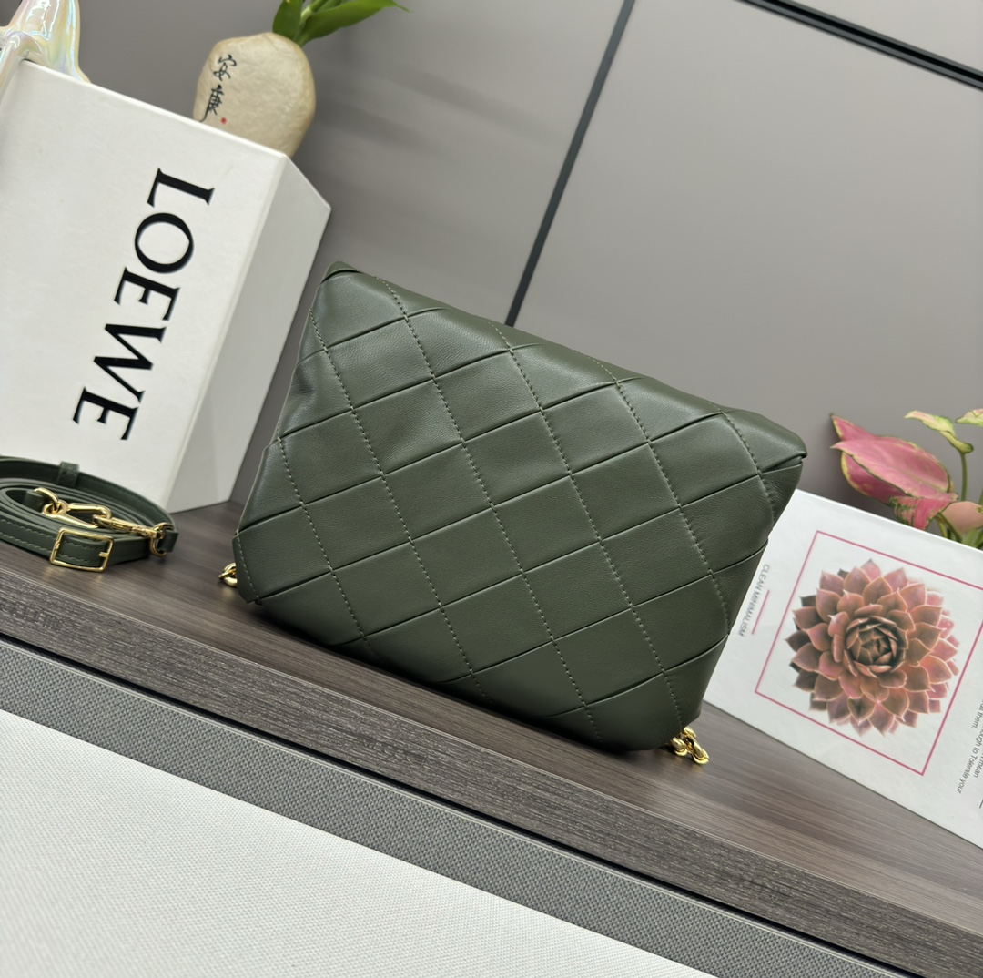 LOEWE Puffer Goya in pleated shiny nappa lambskin  green | eBay