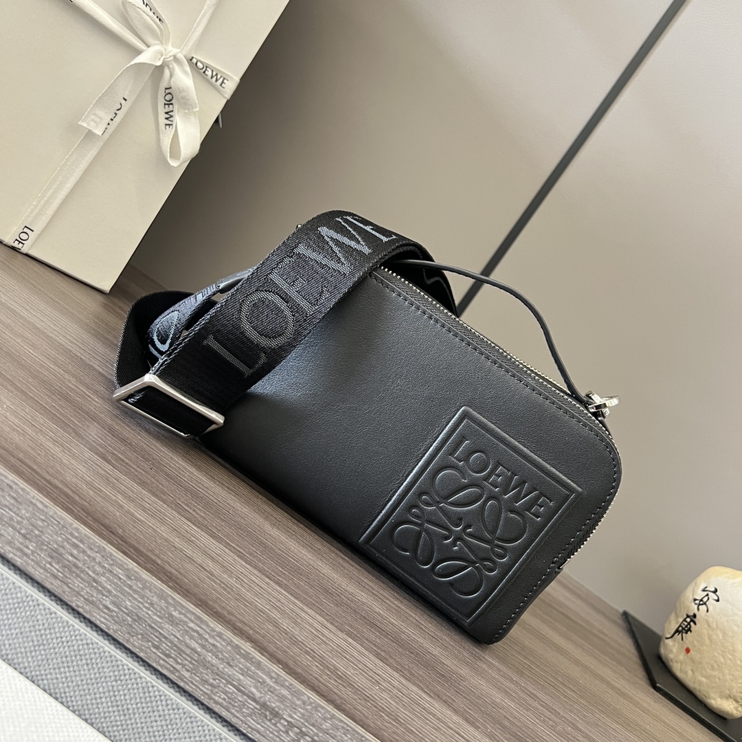 Loewe Mini crossbody camera bag in satin calfskin Black – LOEWE