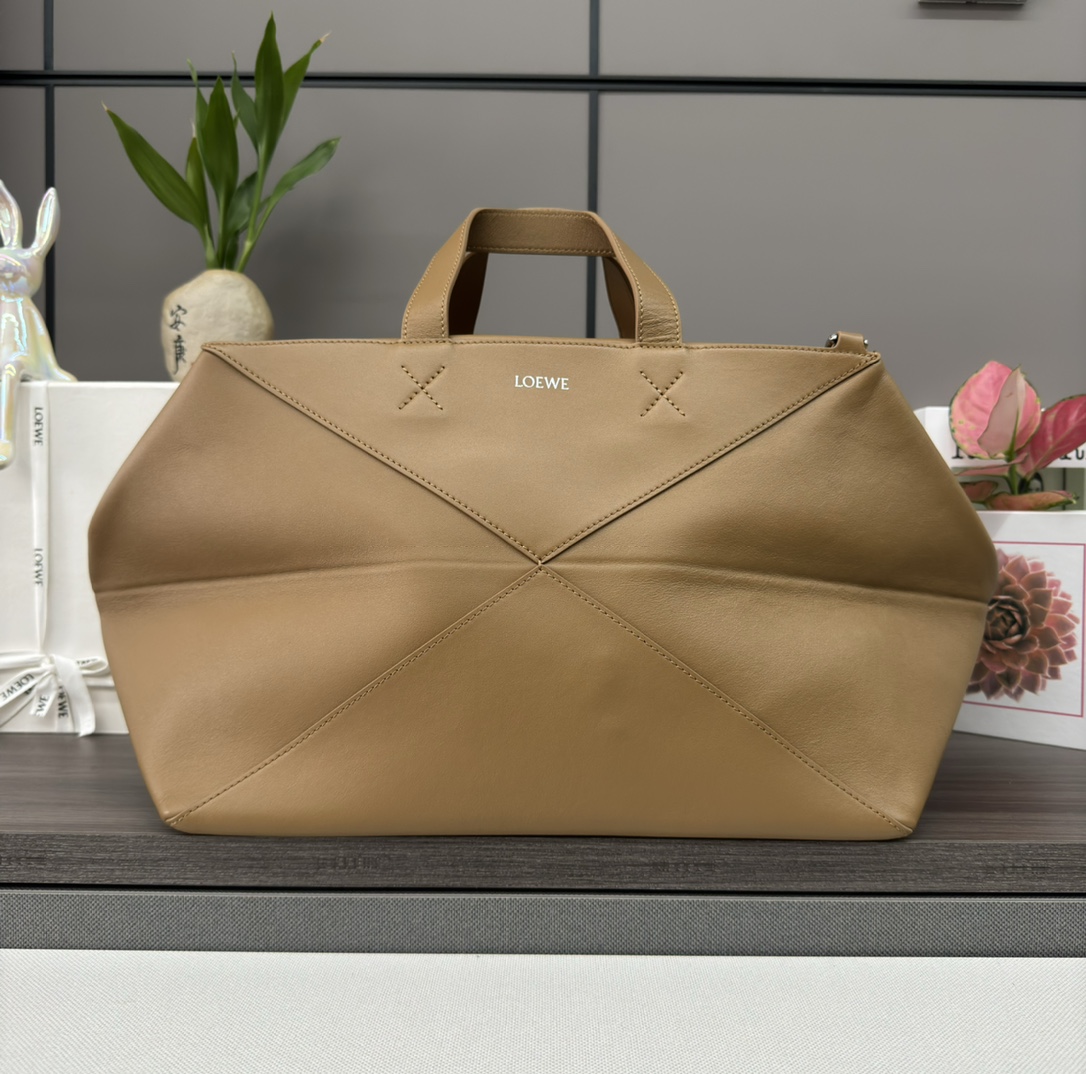Loewe XXL Puzzle Fold tote in shiny calfskin Brown – LOEWE