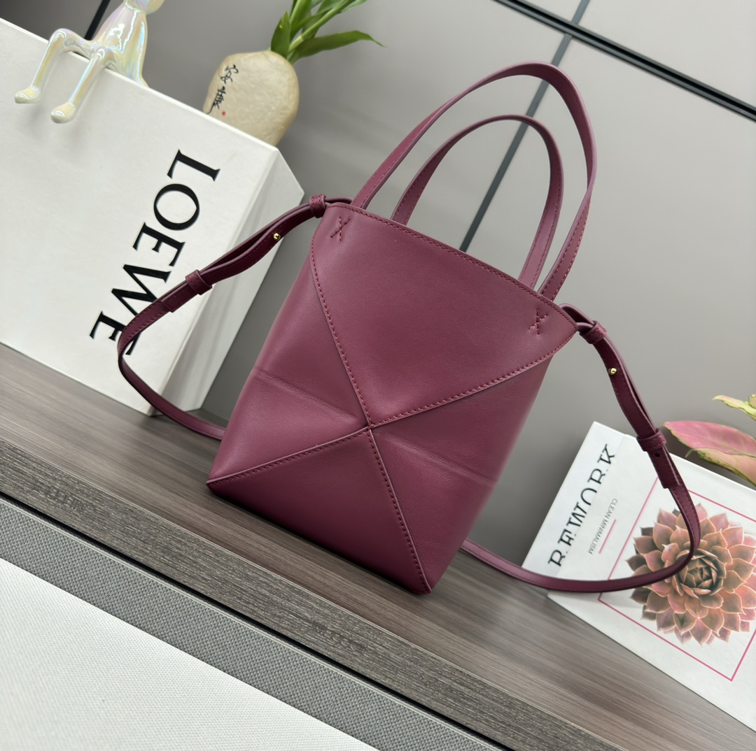 Loewe Mini Puzzle Fold tote in shiny calfskin Red – LOEWE