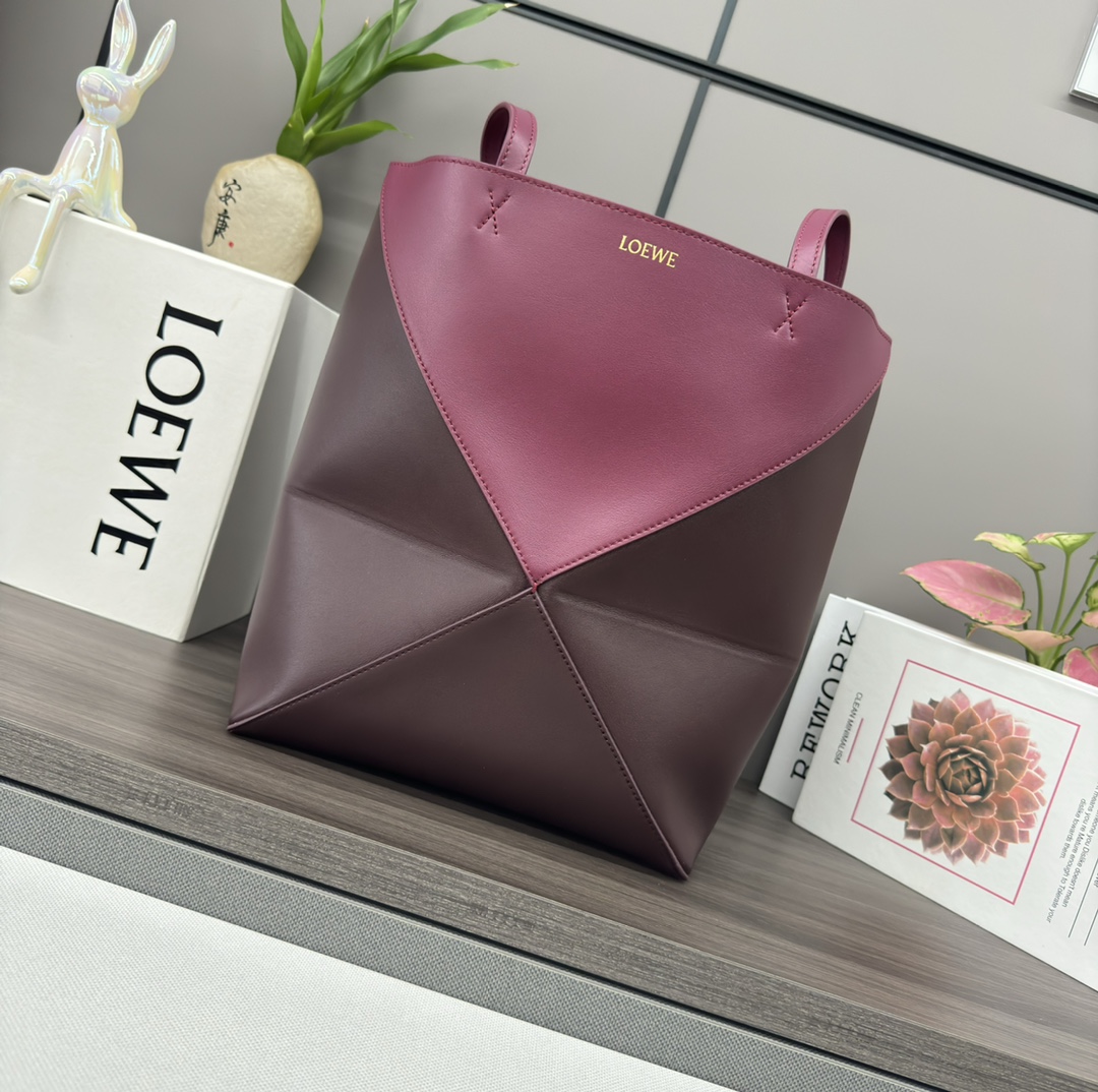 Loewe Medium Puzzle Fold tote in shiny calfskin Red – LOEWE