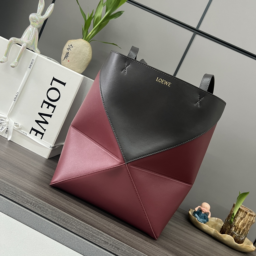 Loewe Medium Puzzle Fold tote in shiny calfskin Red – LOEWE