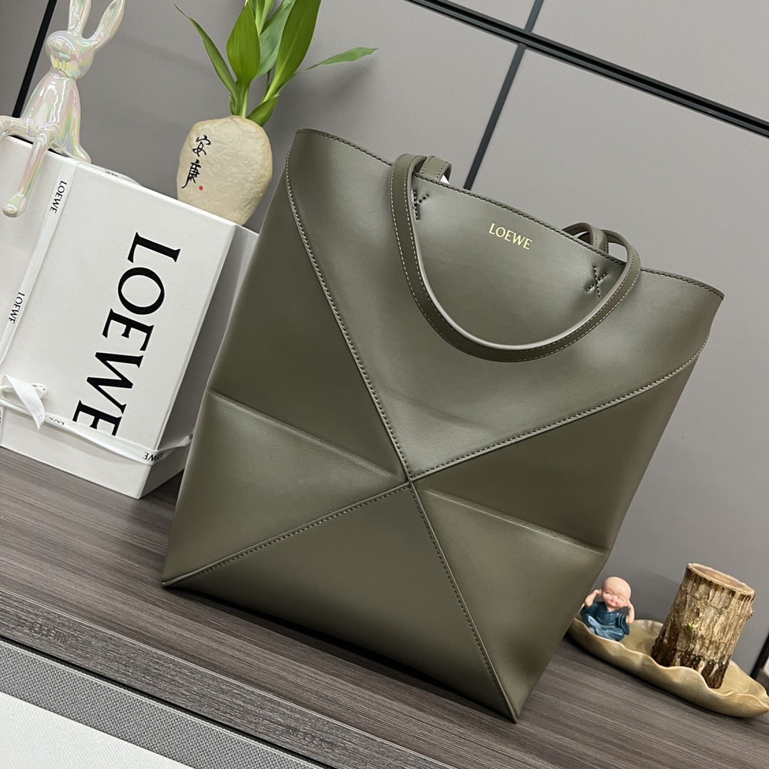 Loewe XL Puzzle Fold tote in shiny calfskin Black – LOEWE