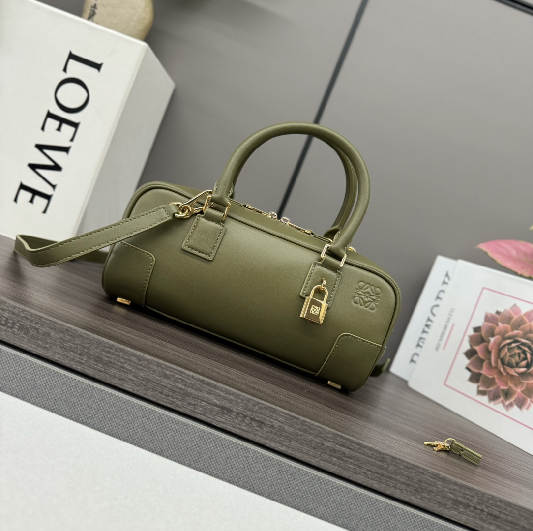 Loewe Amazona 23 cropped bag in nappa calfskin Green – LOEWE
