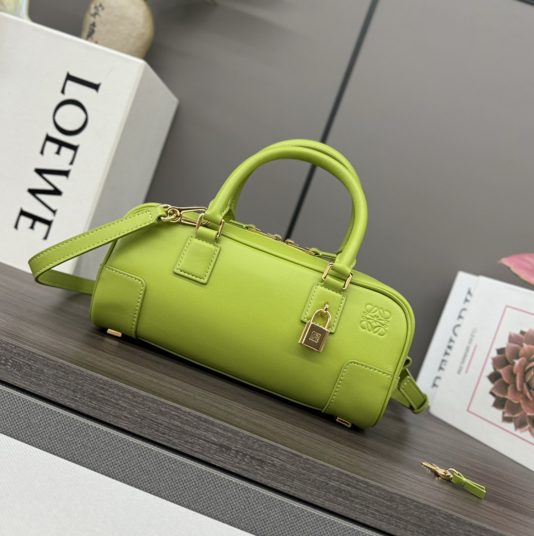 Loewe Amazona 23 cropped bag in nappa calfskin Green – LOEWE