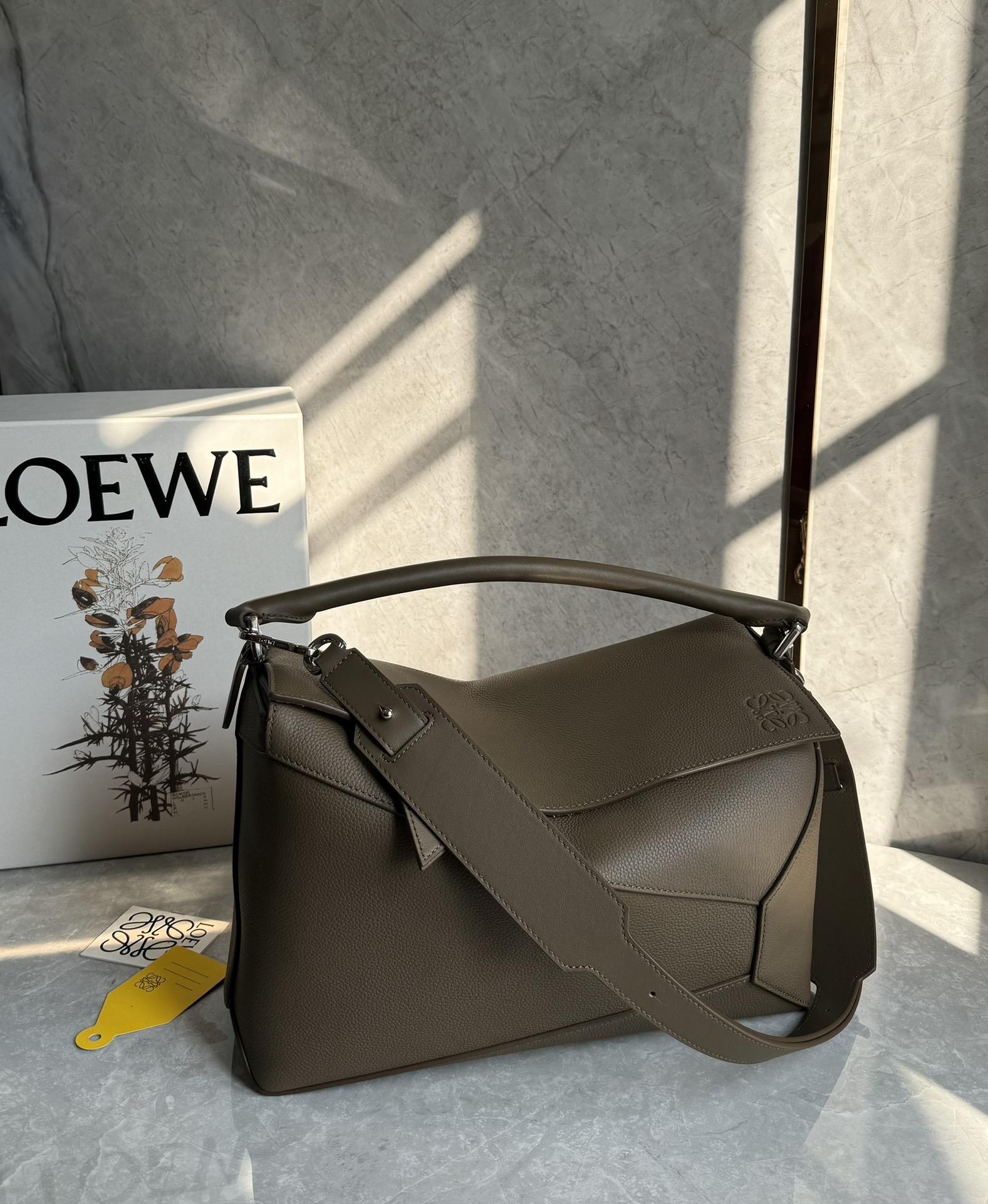 Loewe Large Puzzle Edge bag in grained calfskin Brown – LOEWE