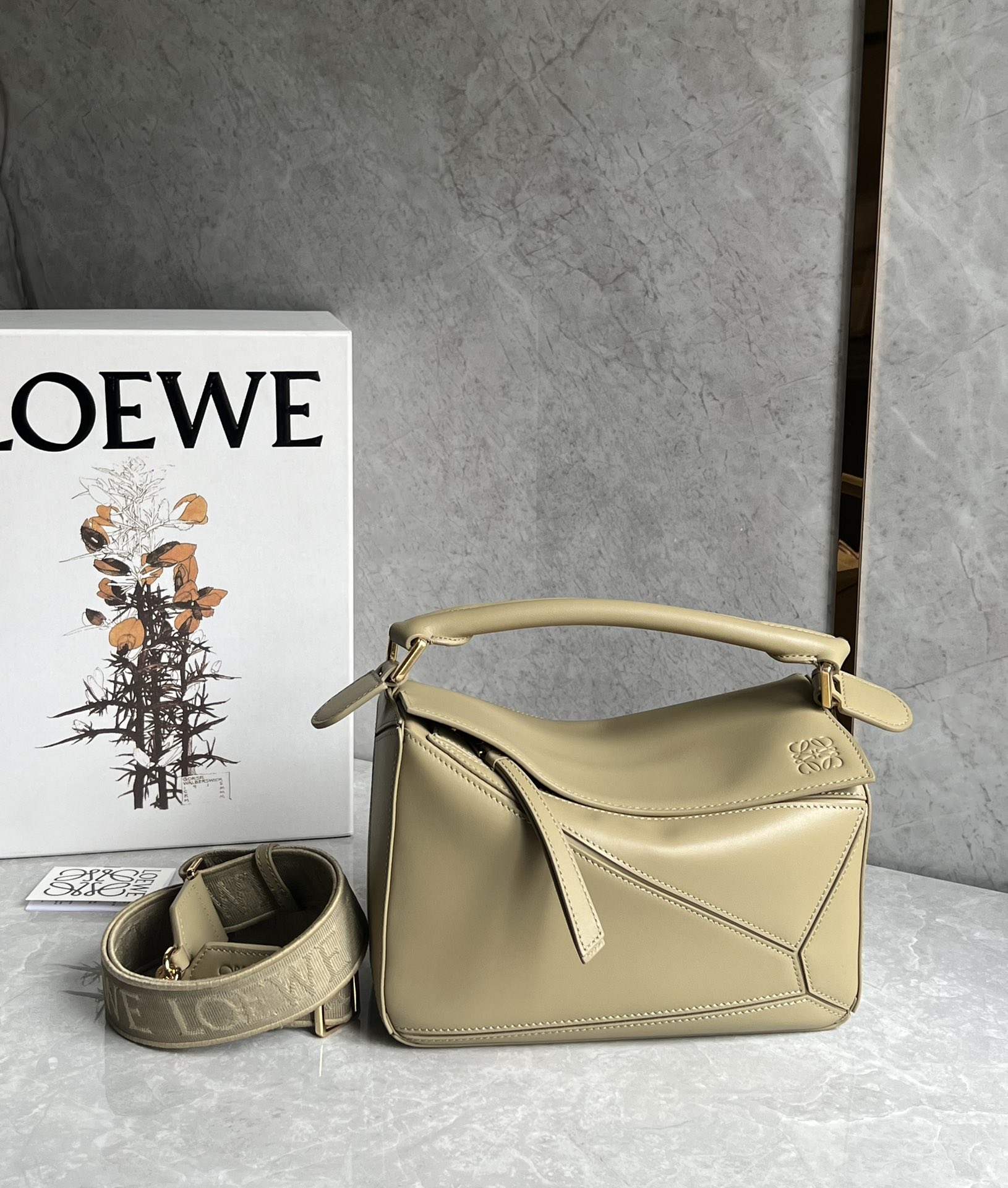 Loewe LOEWE Anagram Collection – LOEWE