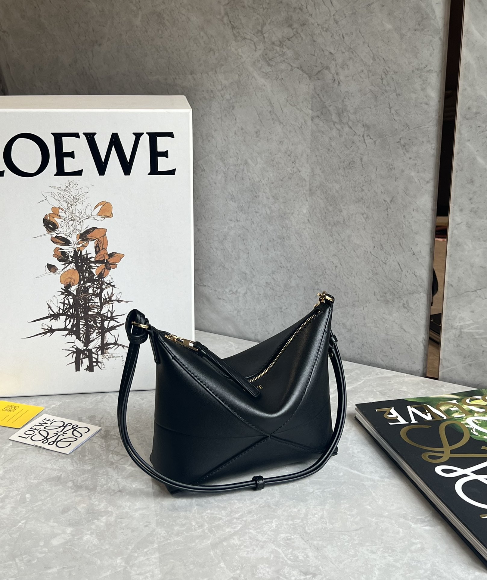 Loewe Puzzle Fold pouch in shiny nappa calfskin Black – LOEWE