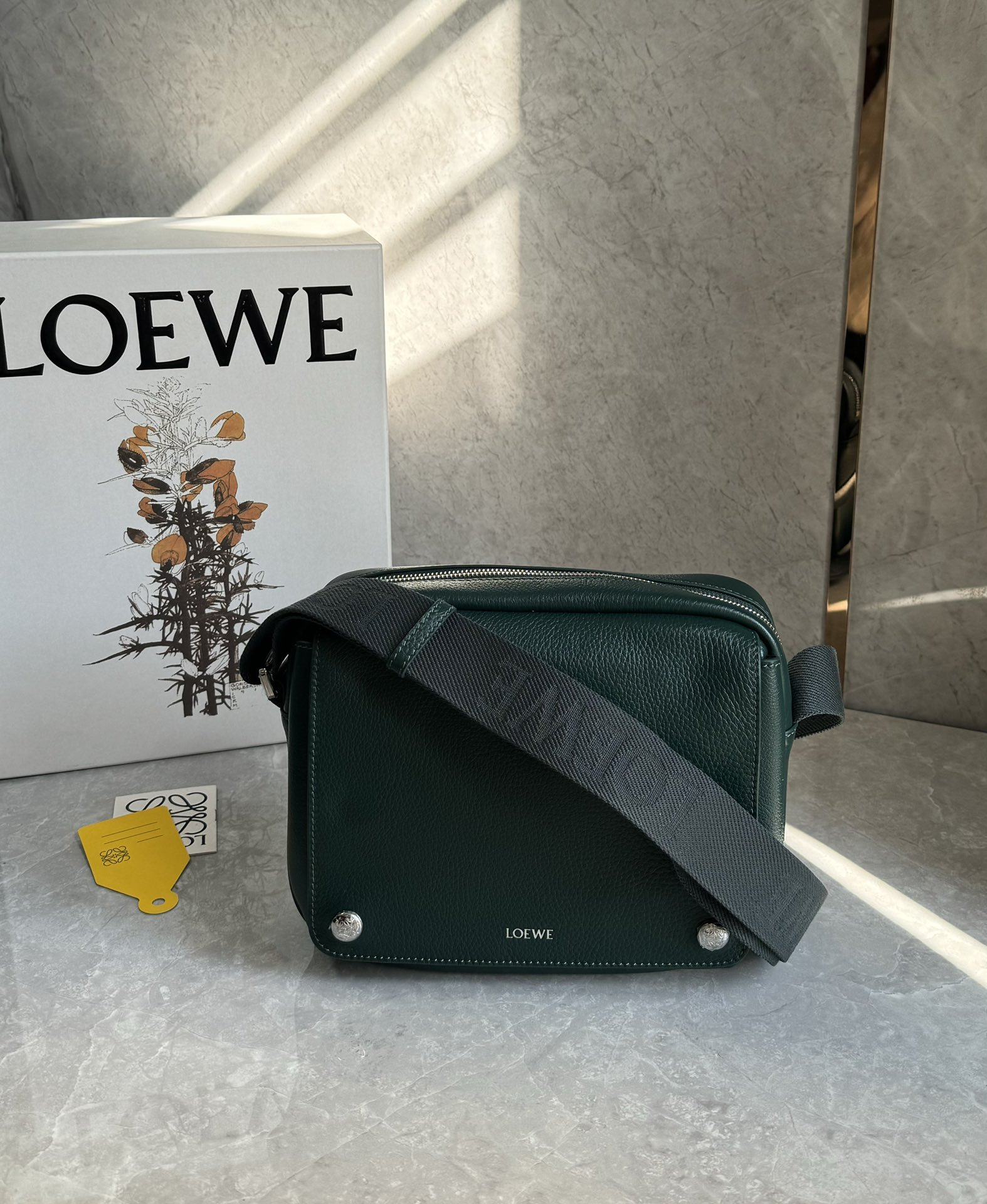 LOEWE – Pebble XS Full-Grain Leather Messenger Bag Loewe