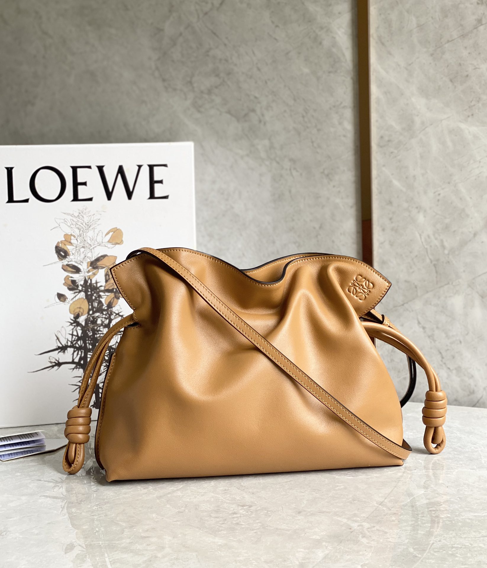 Loewe Medium Flamenco clutch in nappa calfskin Sand – LOEWE