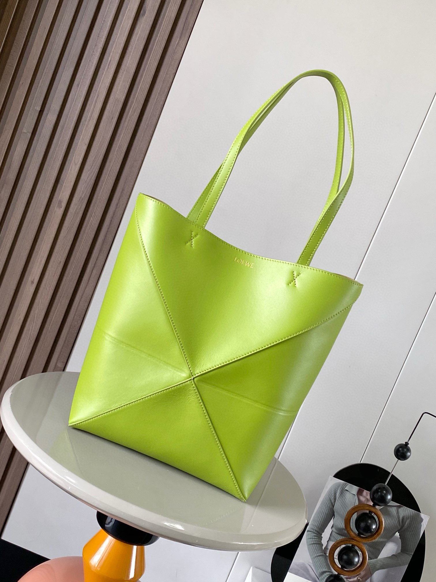 LOEWE Puzzle Fold XL 50 Vivid Green Shiny Leather Tote