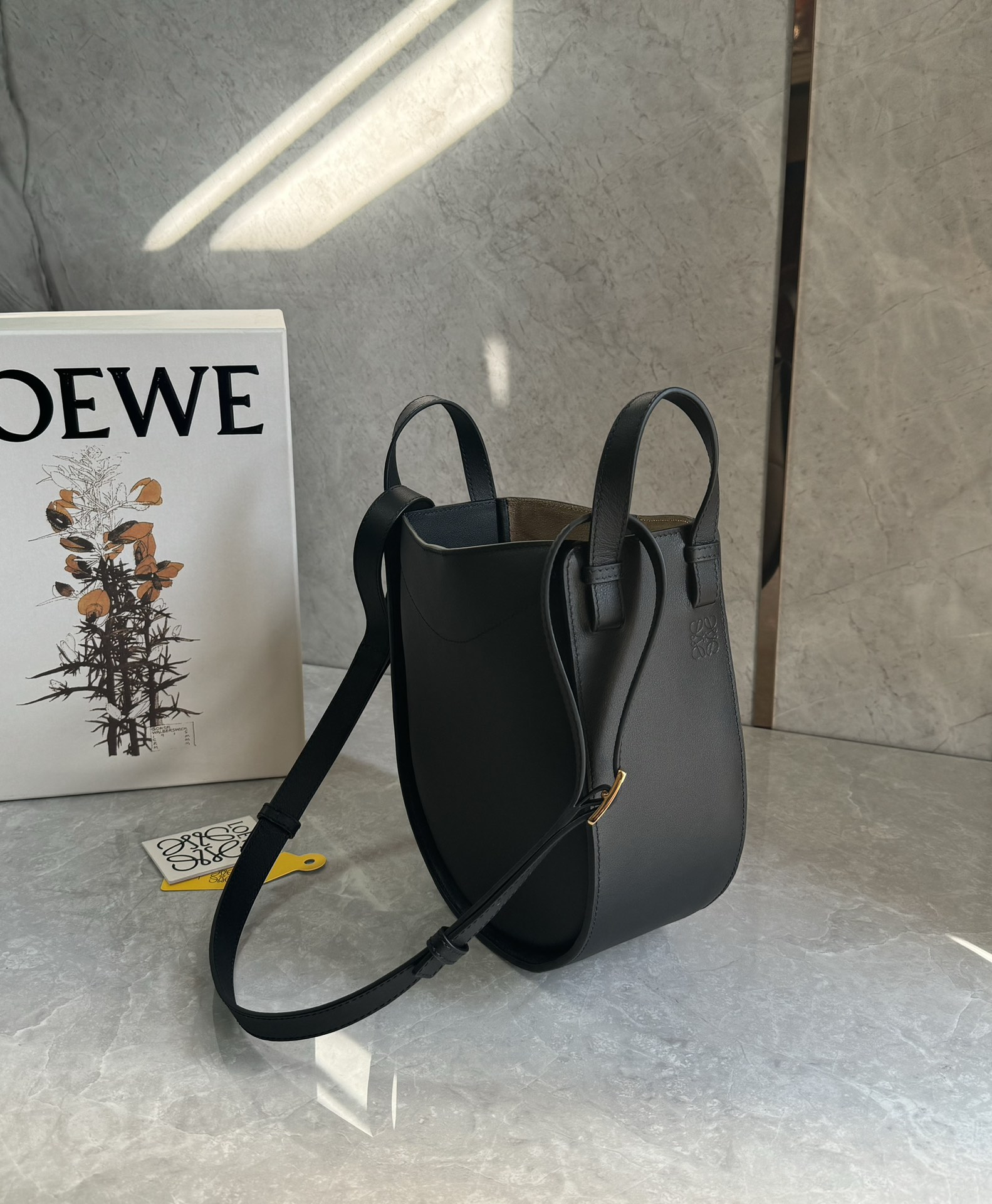 Loewe Hammock Slice bag in shiny calfskin Black – LOEWE