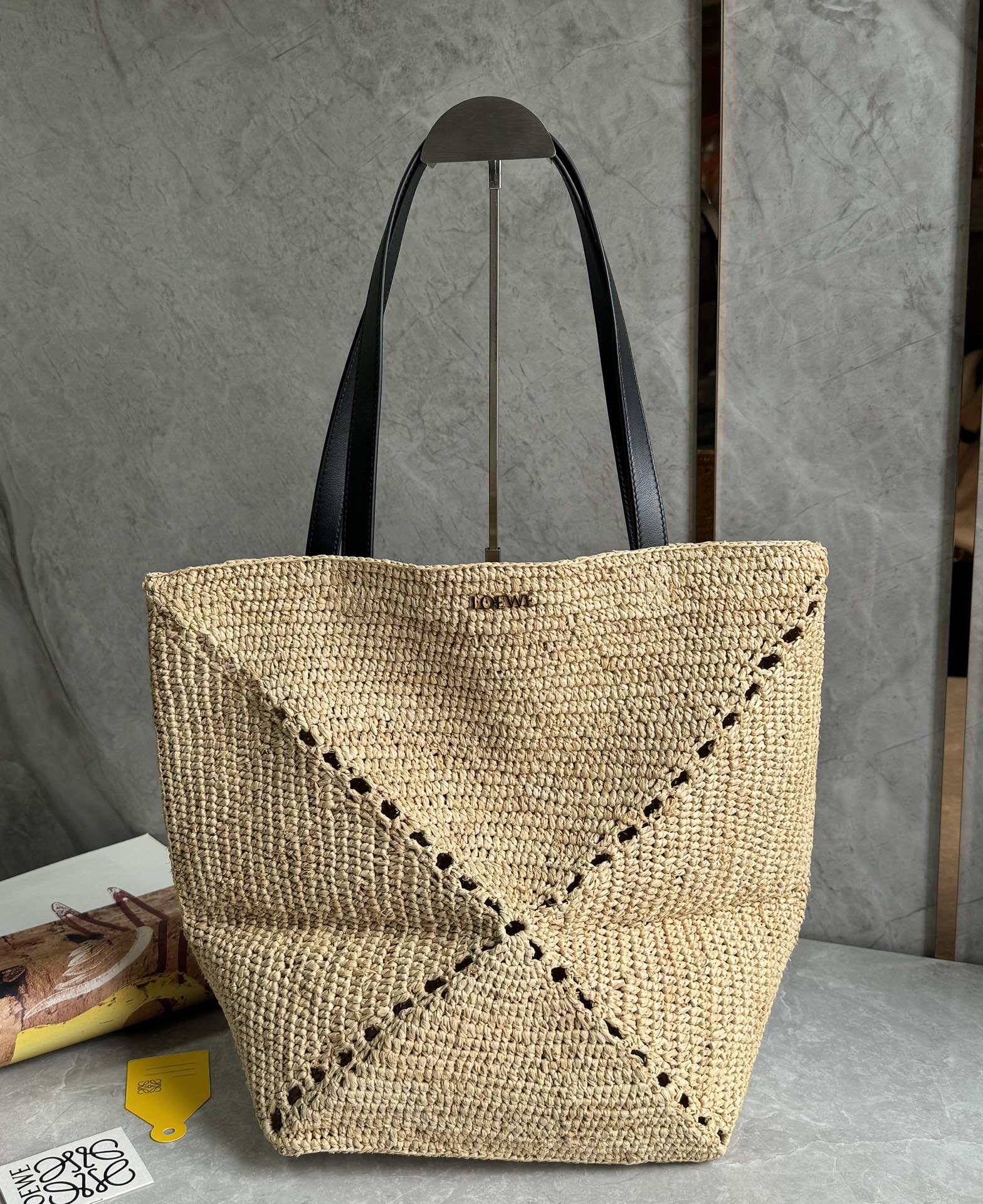 Loewe Medium Puzzle Fold tote in raffia Beige – LOEWE