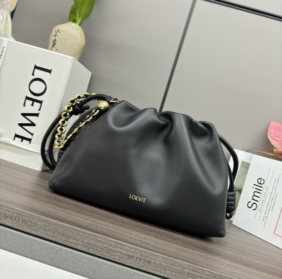 Loewe Medium Flamenco purse in mellow nappa lambskin Black – LOEWE
