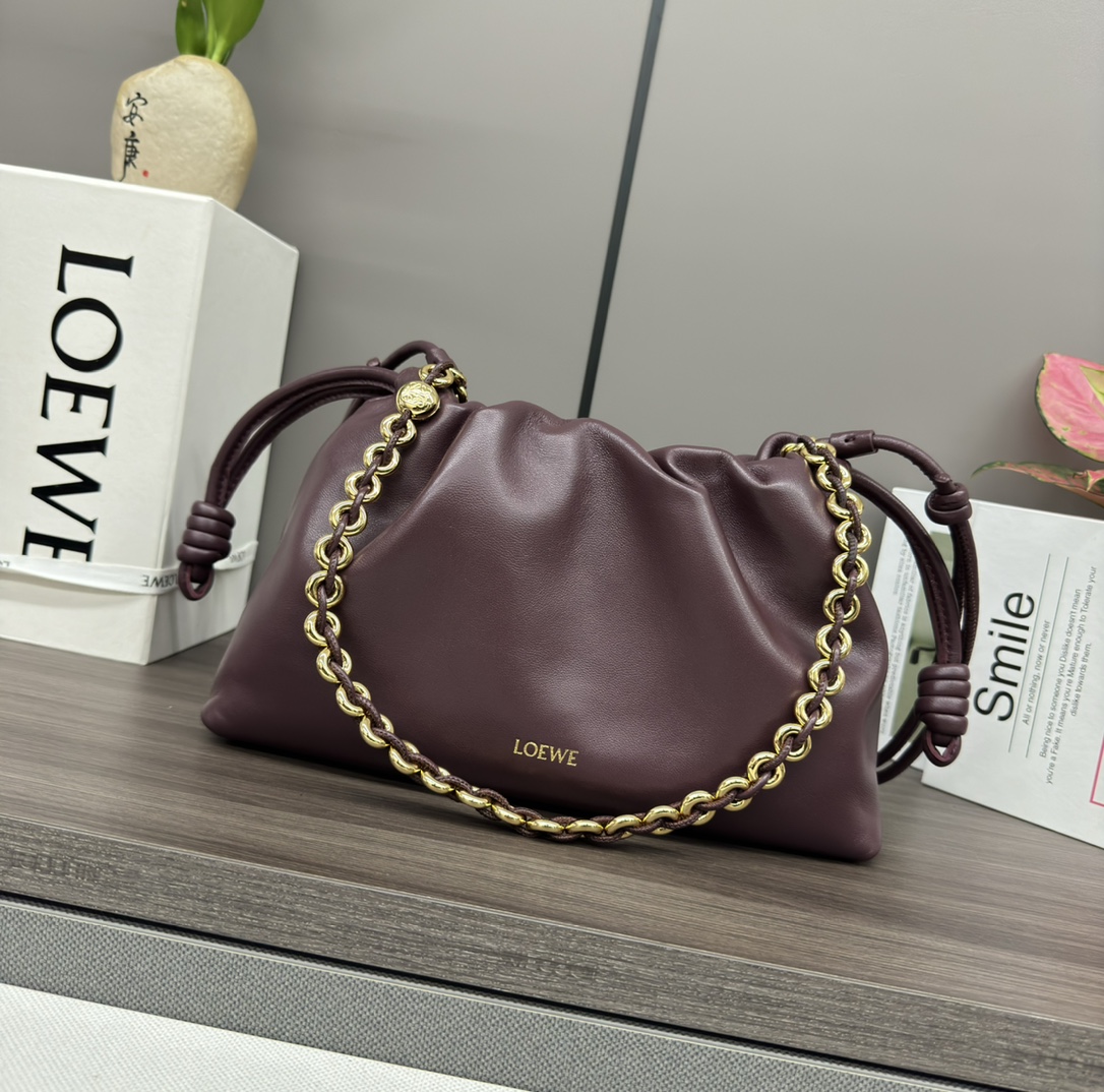 Loewe Medium Flamenco purse in mellow nappa lambskin Red –