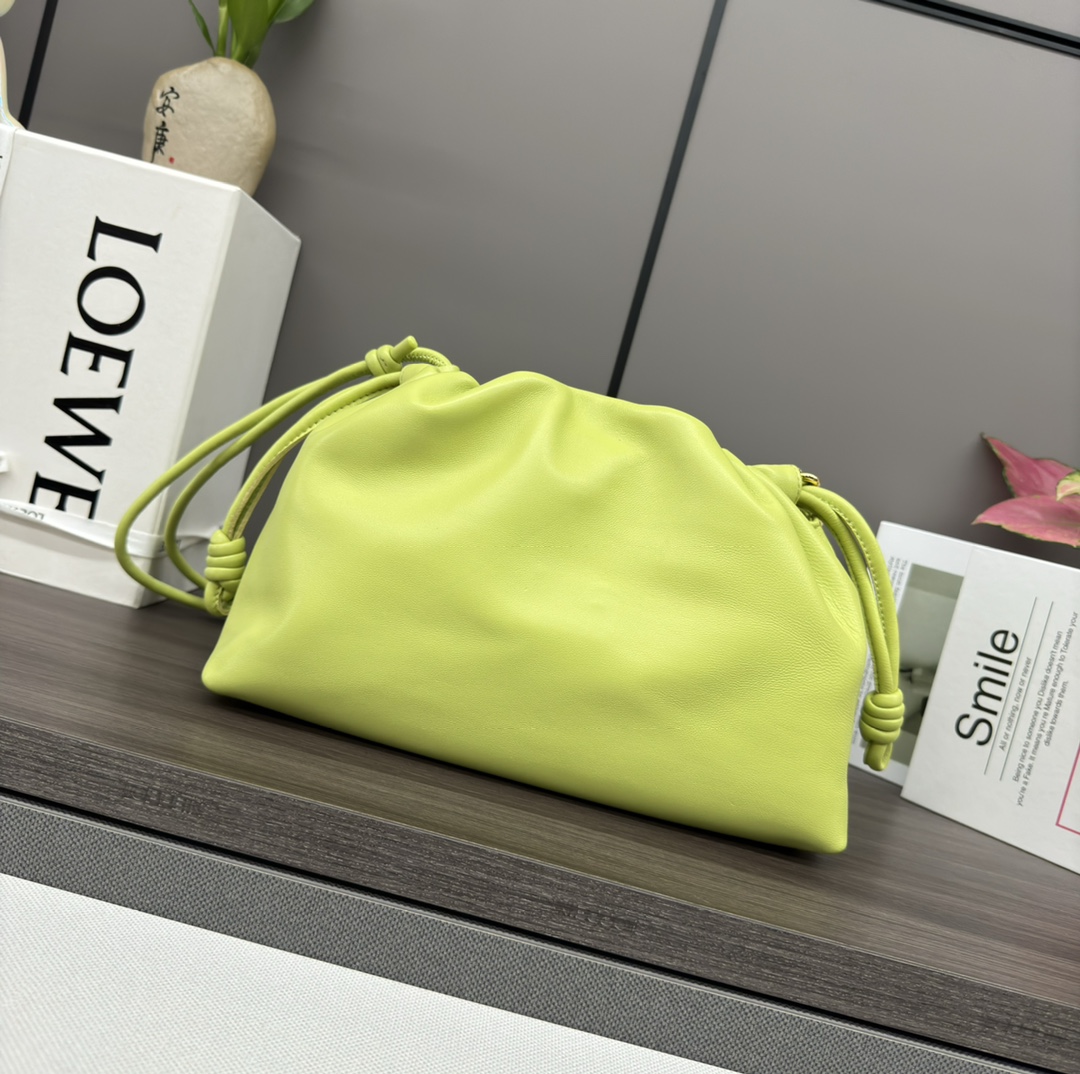 LOEWE Flamenco Drawstring Clutch Bag | Green |