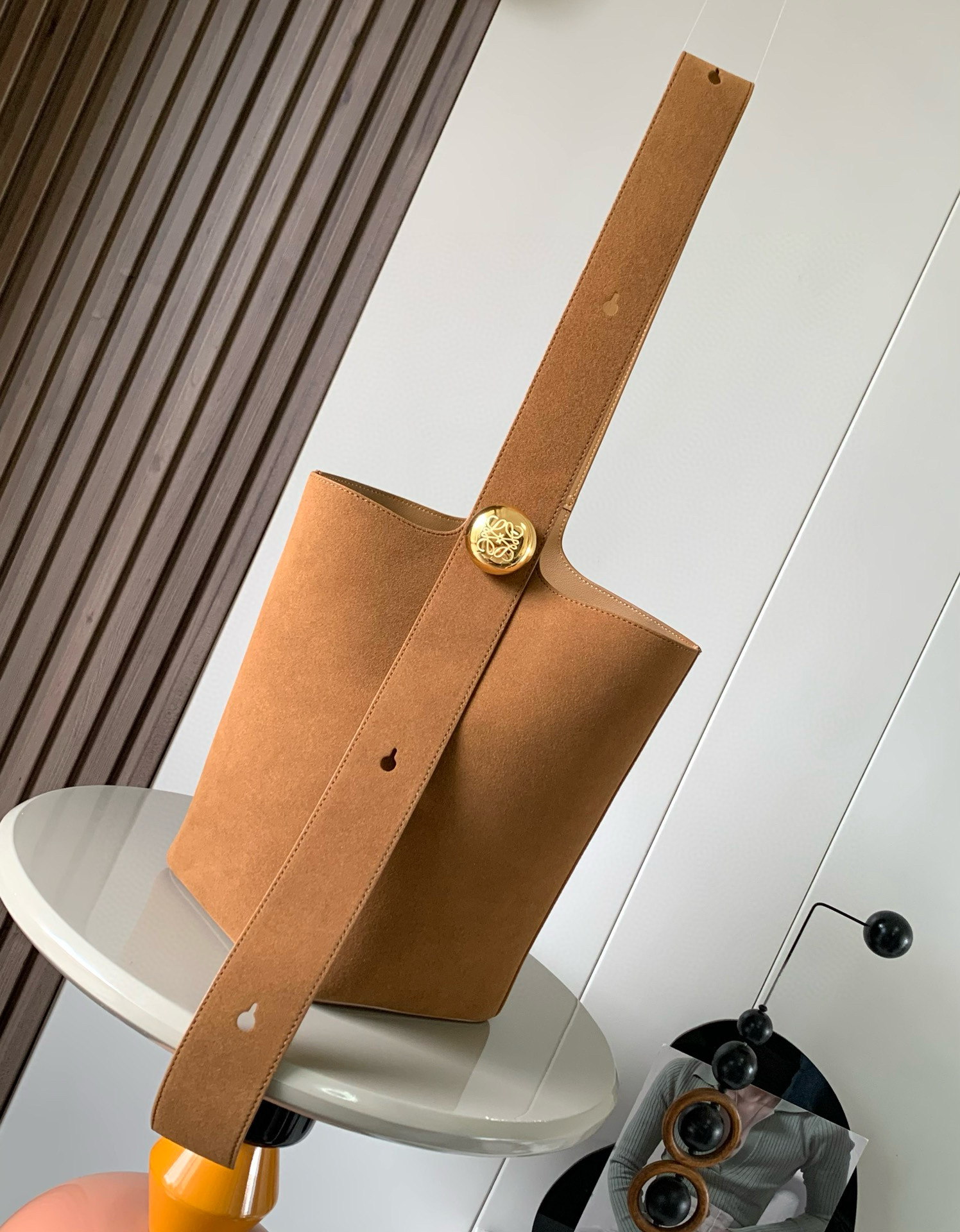 Loewe Medium Pebble bucket in smooth calfskin Brown – LOEWE
