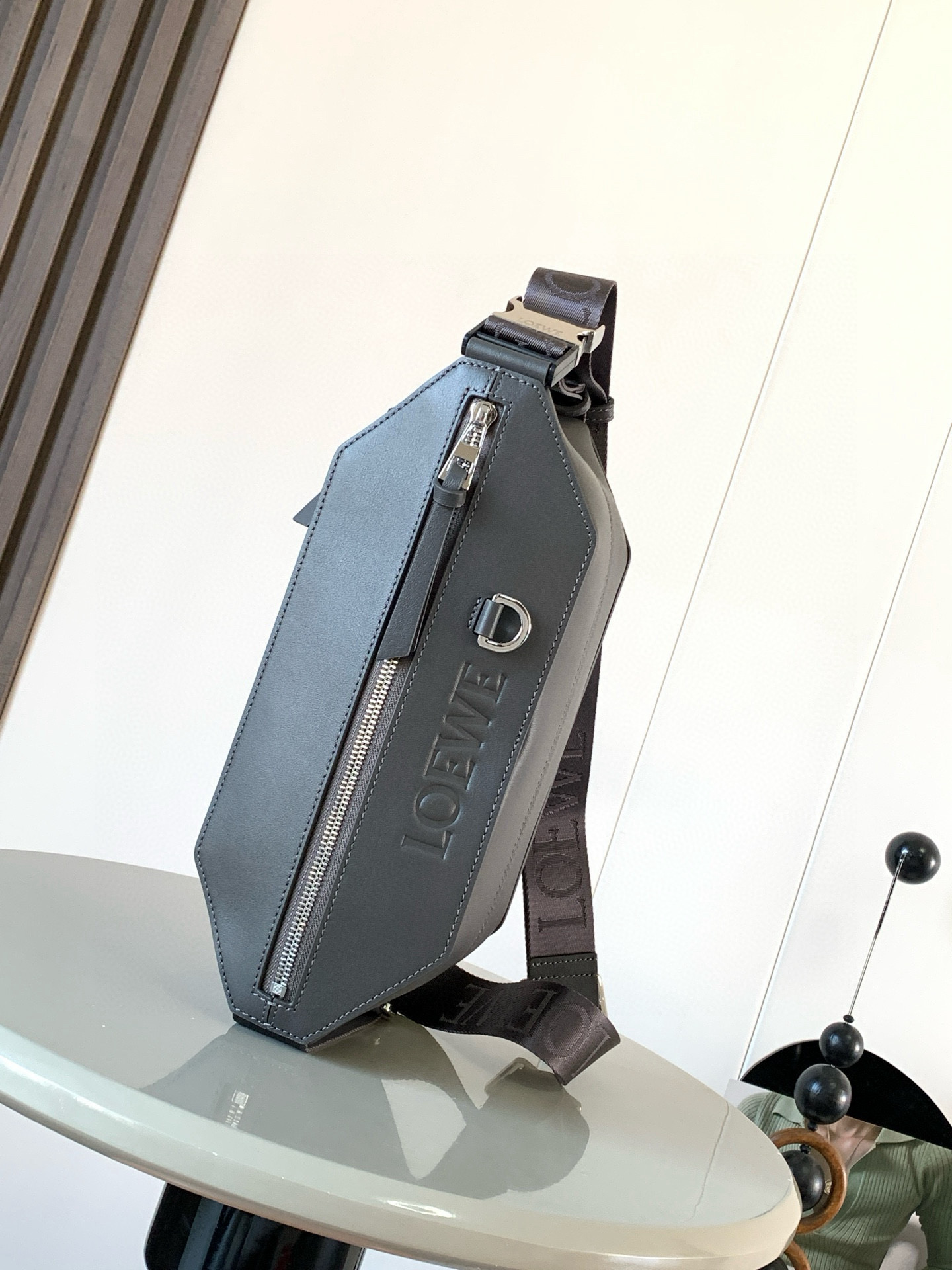 Loewe Convertible Sling ‘gray B777NCNX01-1100