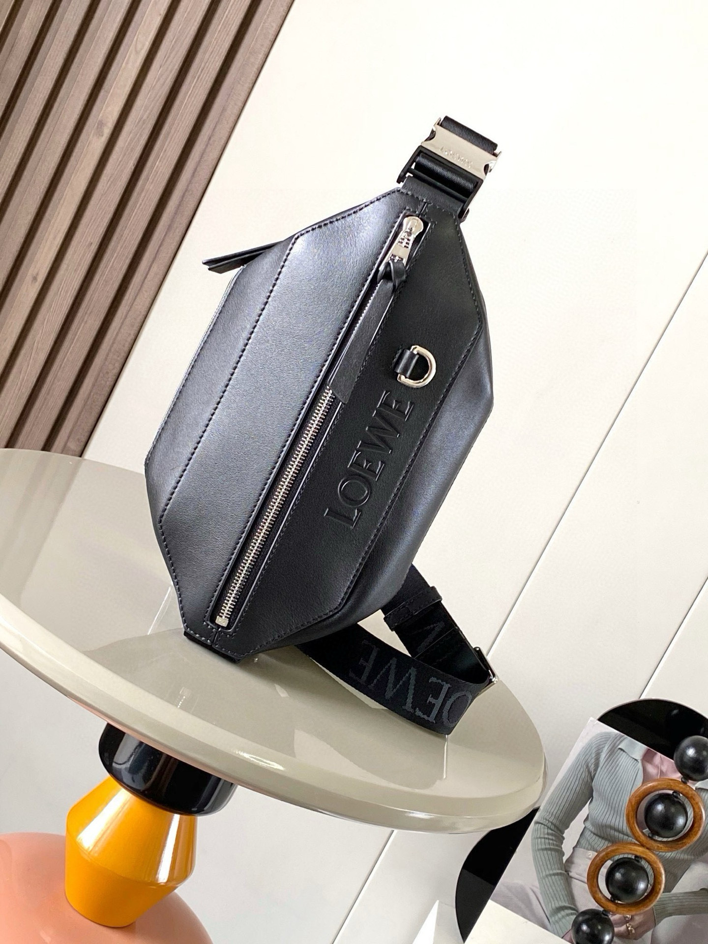 Loewe Convertible sling in classic calfskin Black – LOEWE