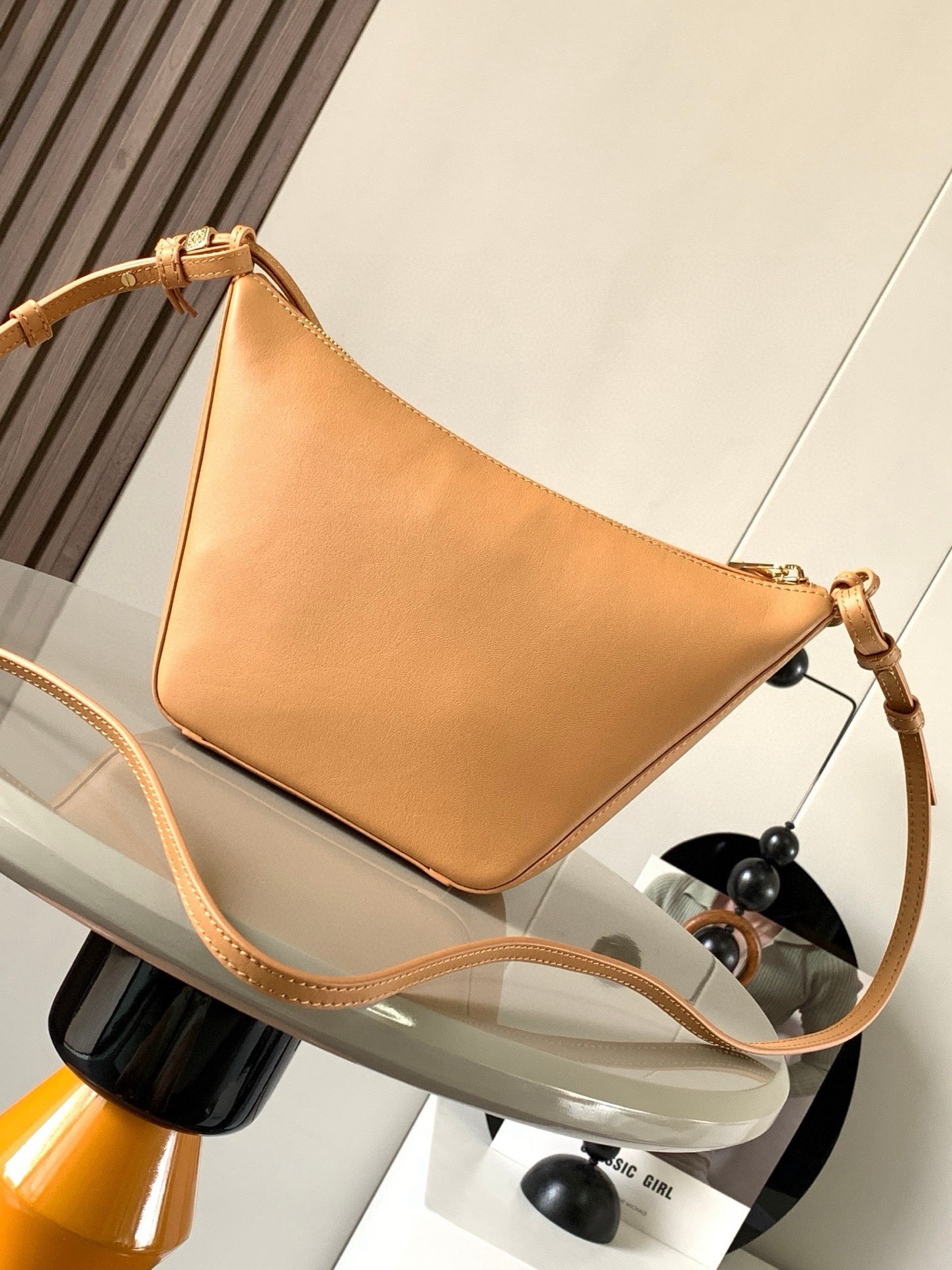 Loewe Pre-Owned 2010-2024 Mini Leather Hammock Hobo