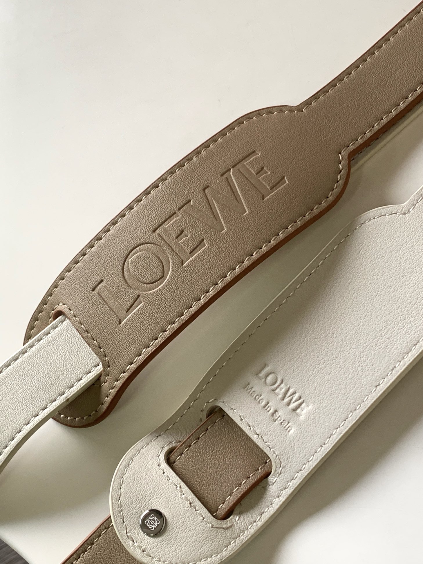 Loewe Leather Pad Bag Strap – Luggage & Travel Gear – BeyondStyle