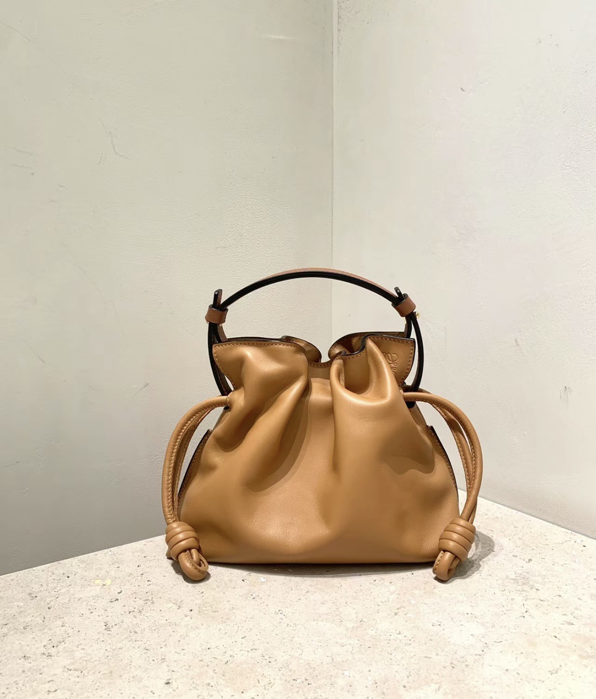 Loewe Medium Flamenco clutch in nappa calfskin Beige – LOEWE