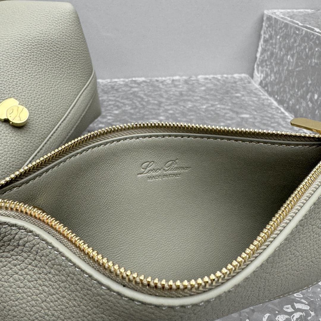 Loro Piana010718