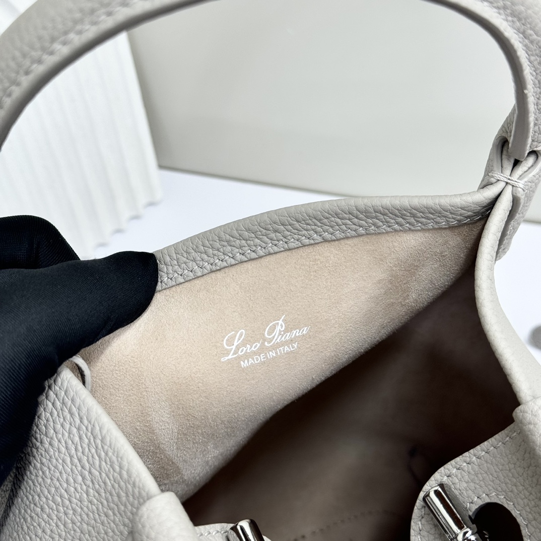 Loro Piana01579