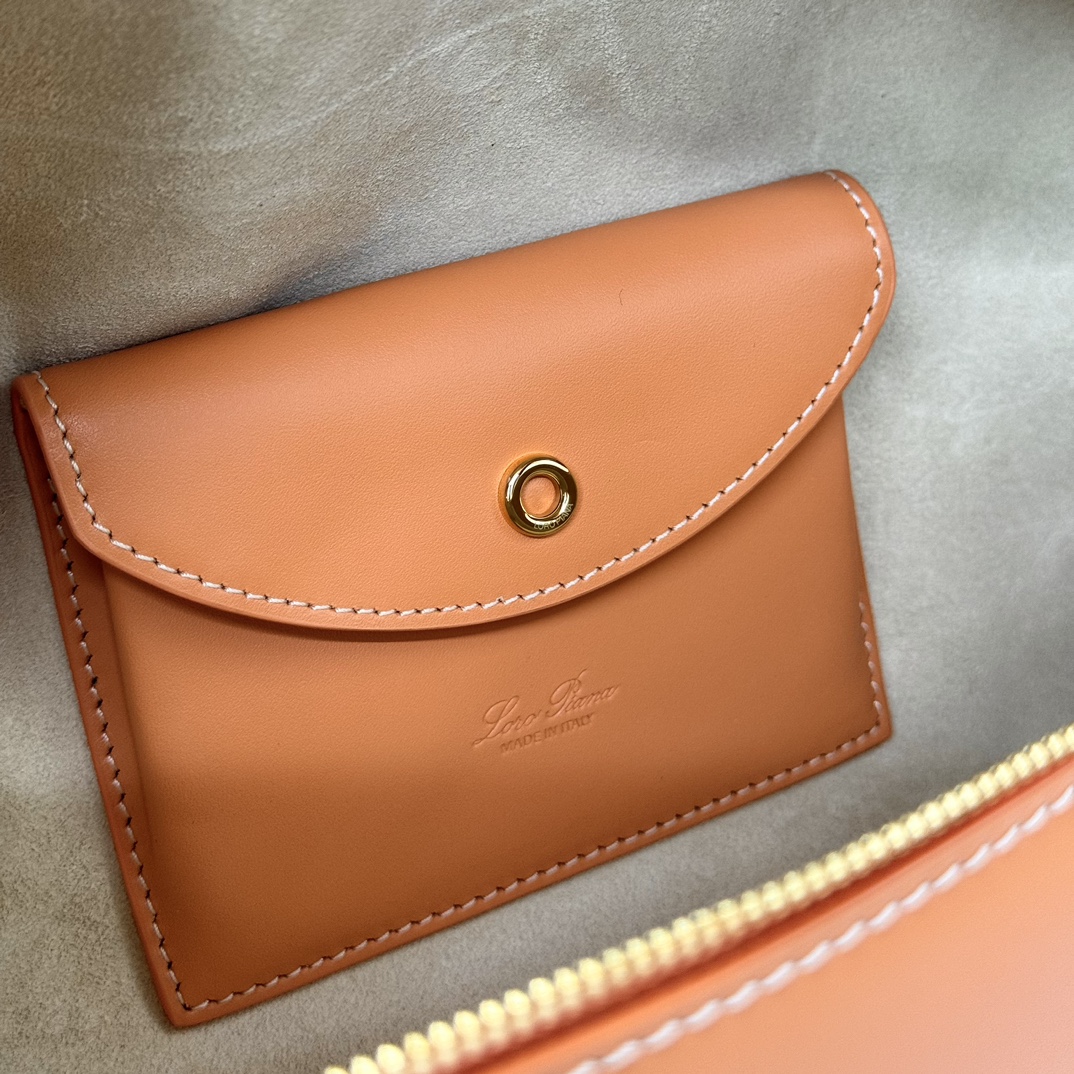Loro Piana02109