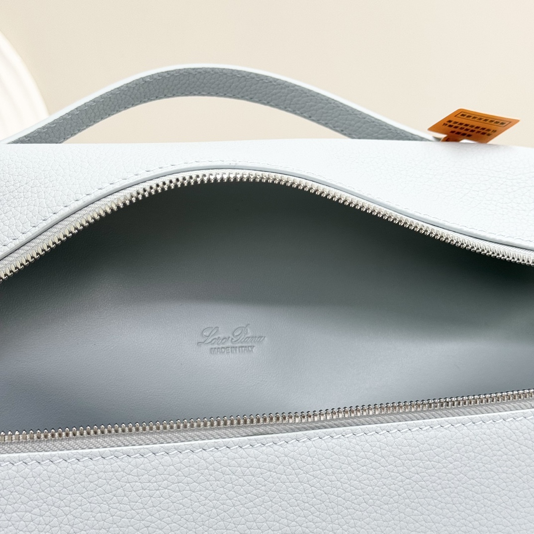 Loro Piana04339
