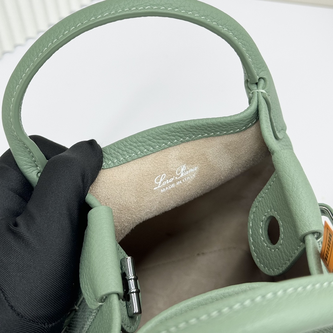 Loro Piana04589