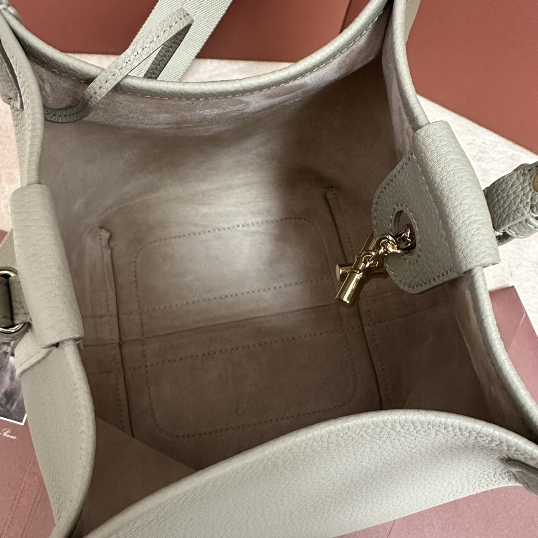 Loro Piana05149