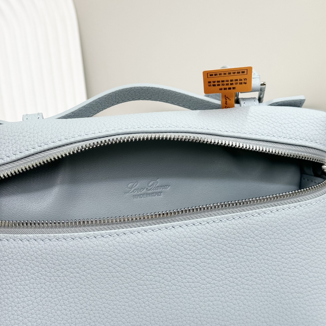 Loro Piana05639