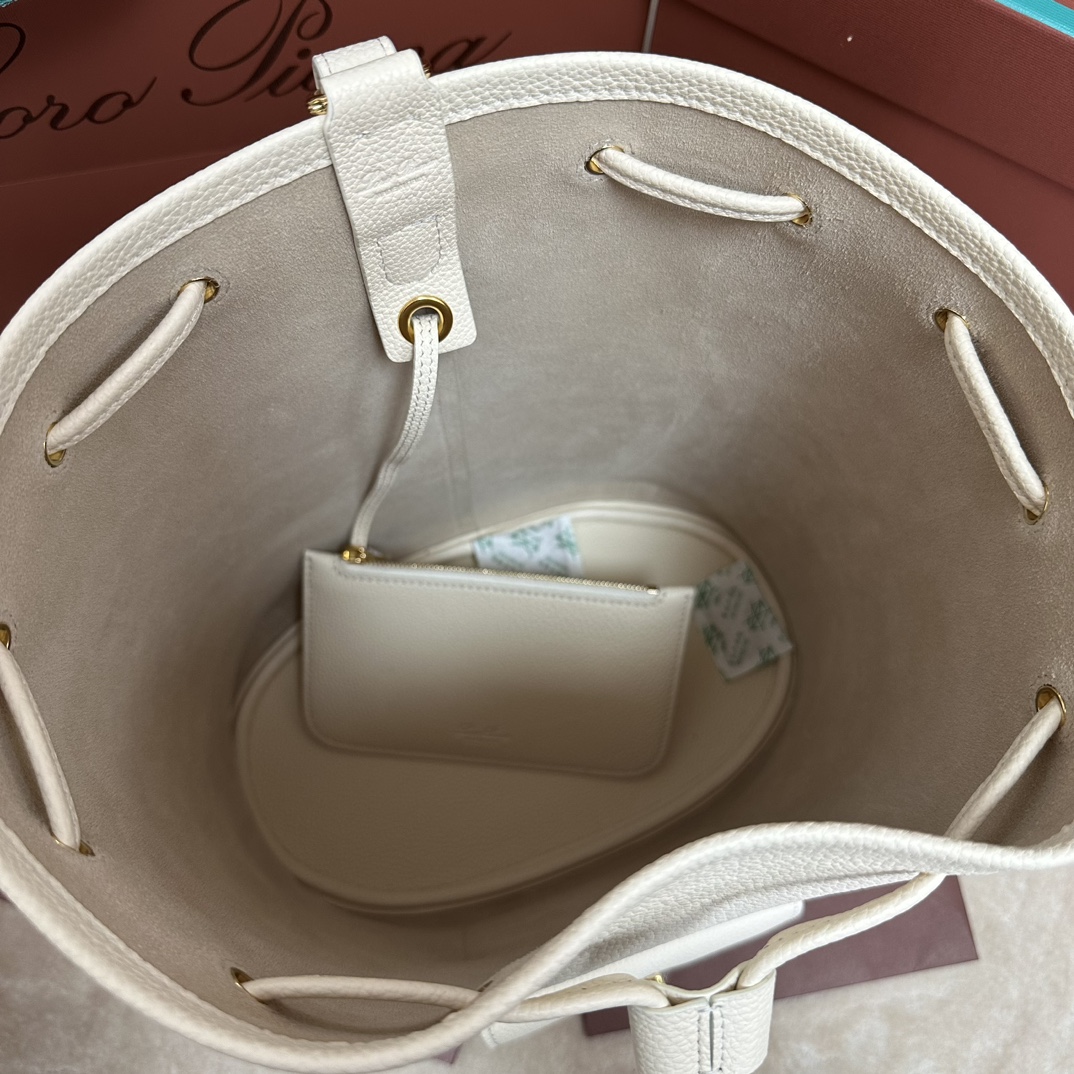 Loro Piana05789