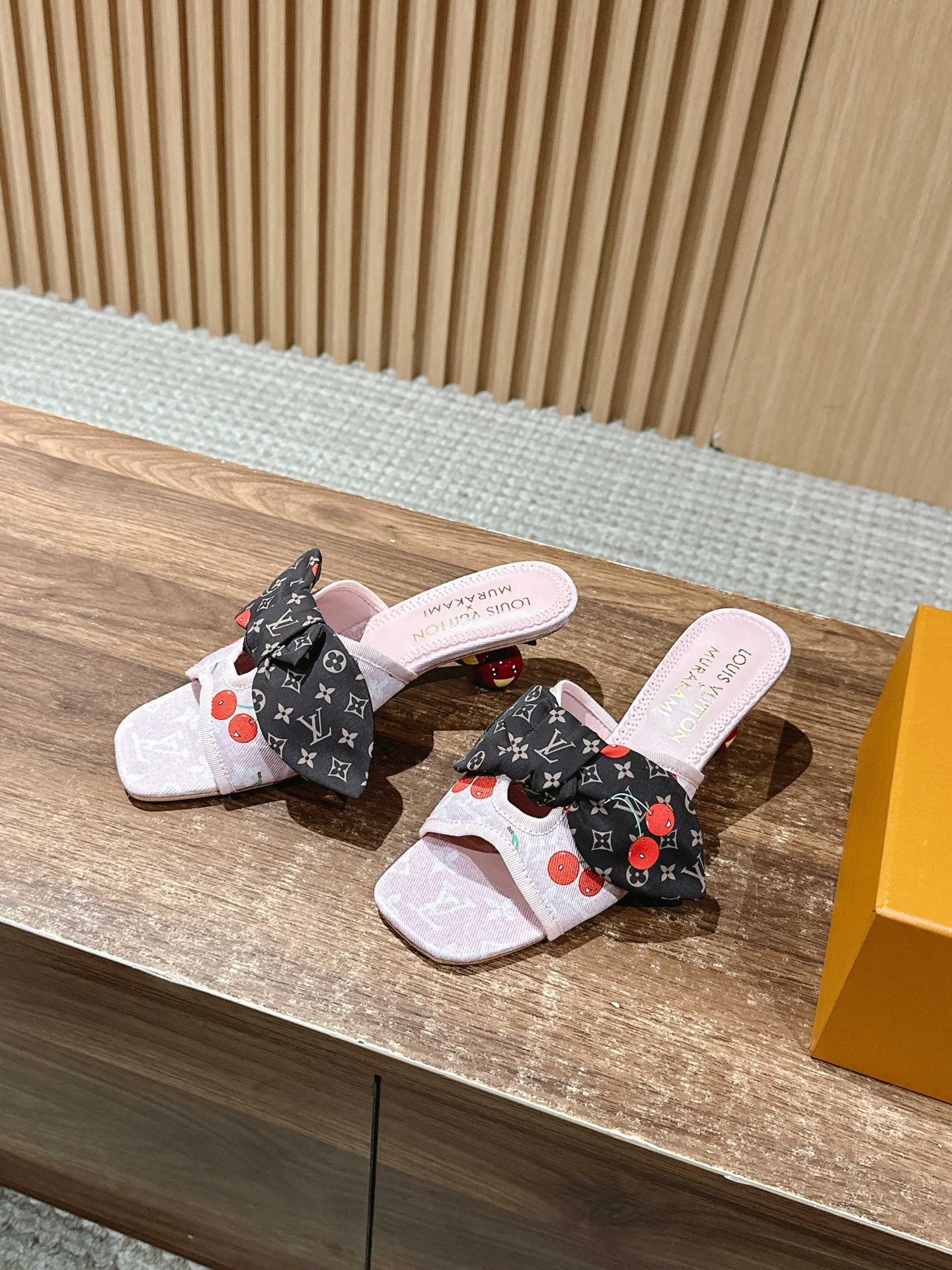 LV CHERRY HIGH HEELS 25S IN PINK CALFSKIN WITH BOW