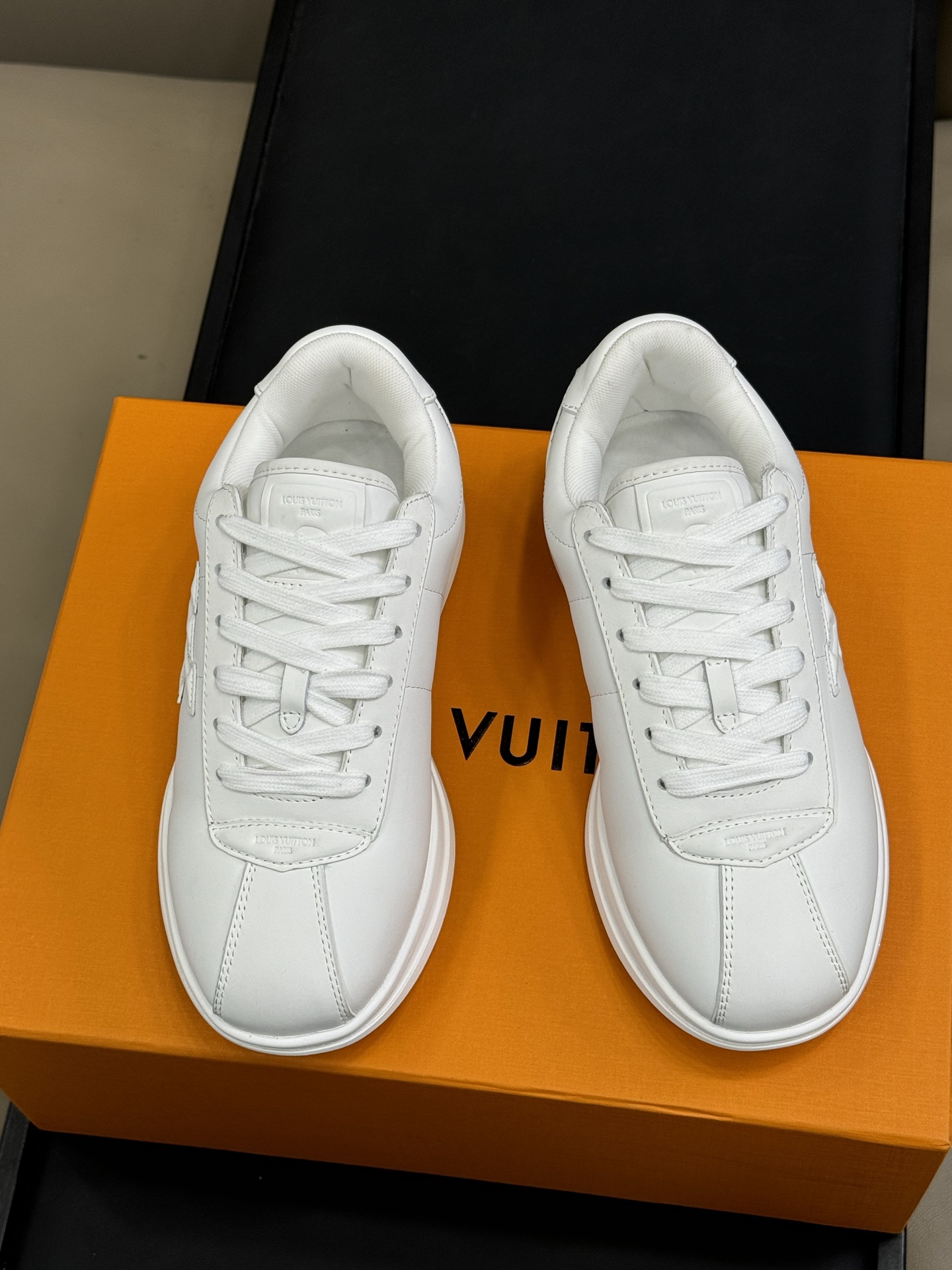 LV 00216