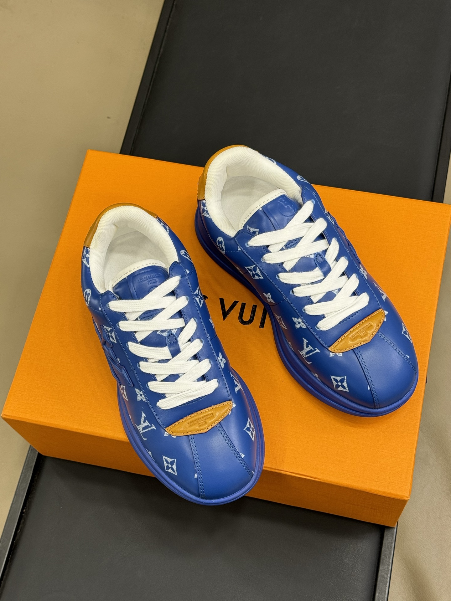 LV 00246