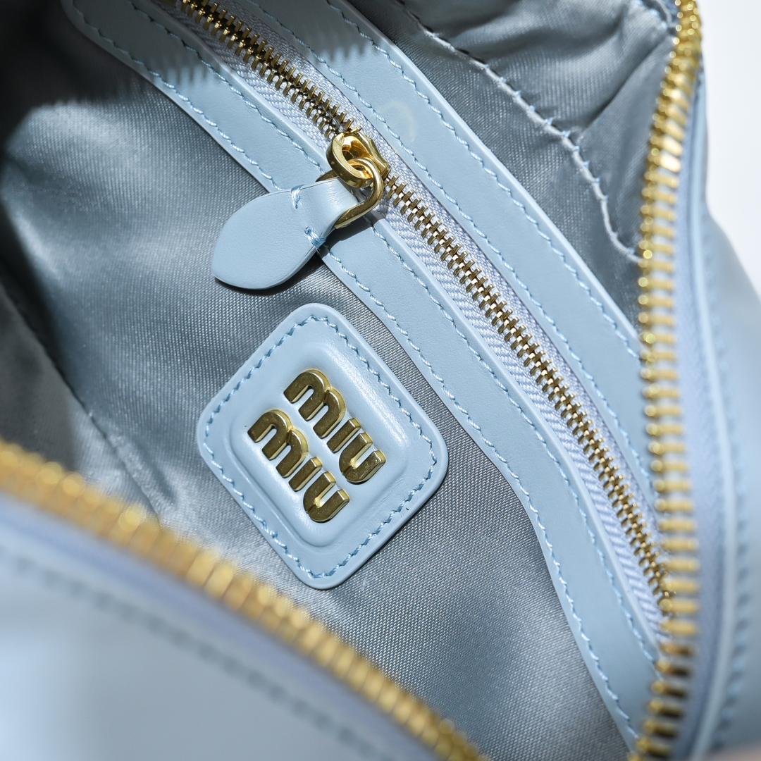 Miu Miu  00059