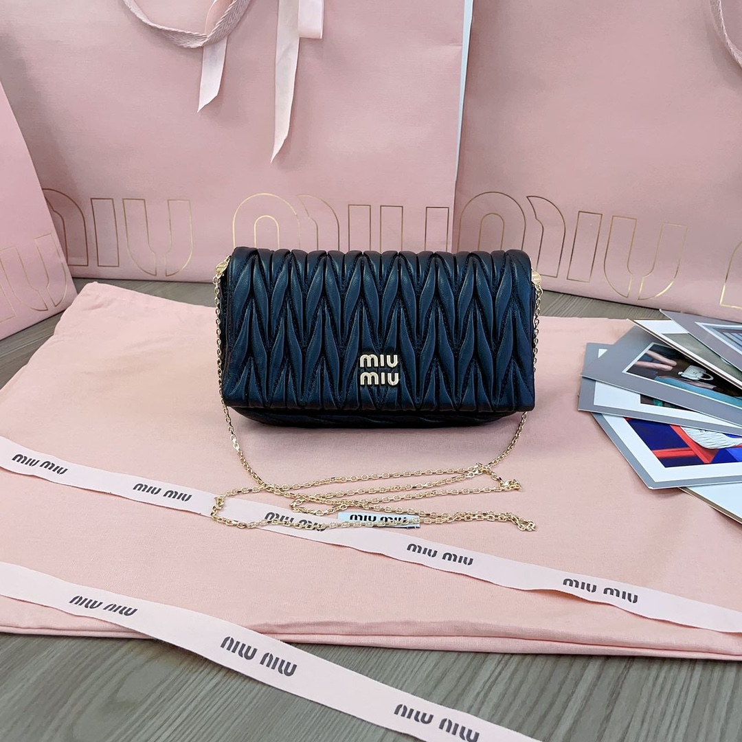 Miu Miu matelassé-effect Mini Bag | Black