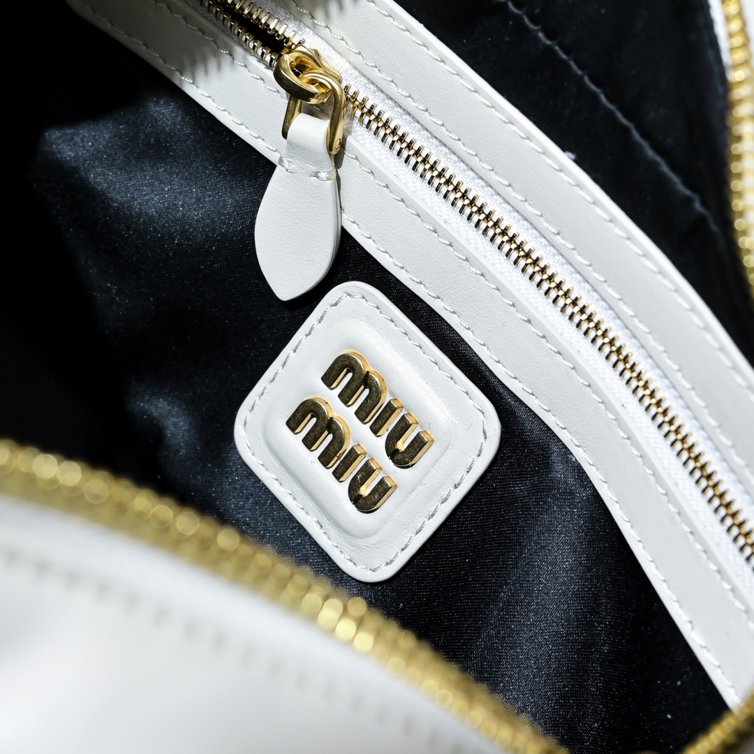 Miu Miu  00079