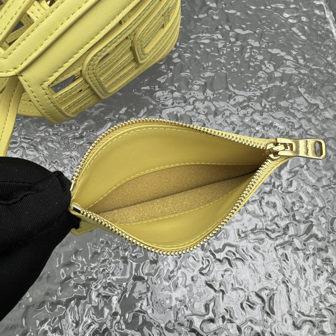 Miu Miu  001017