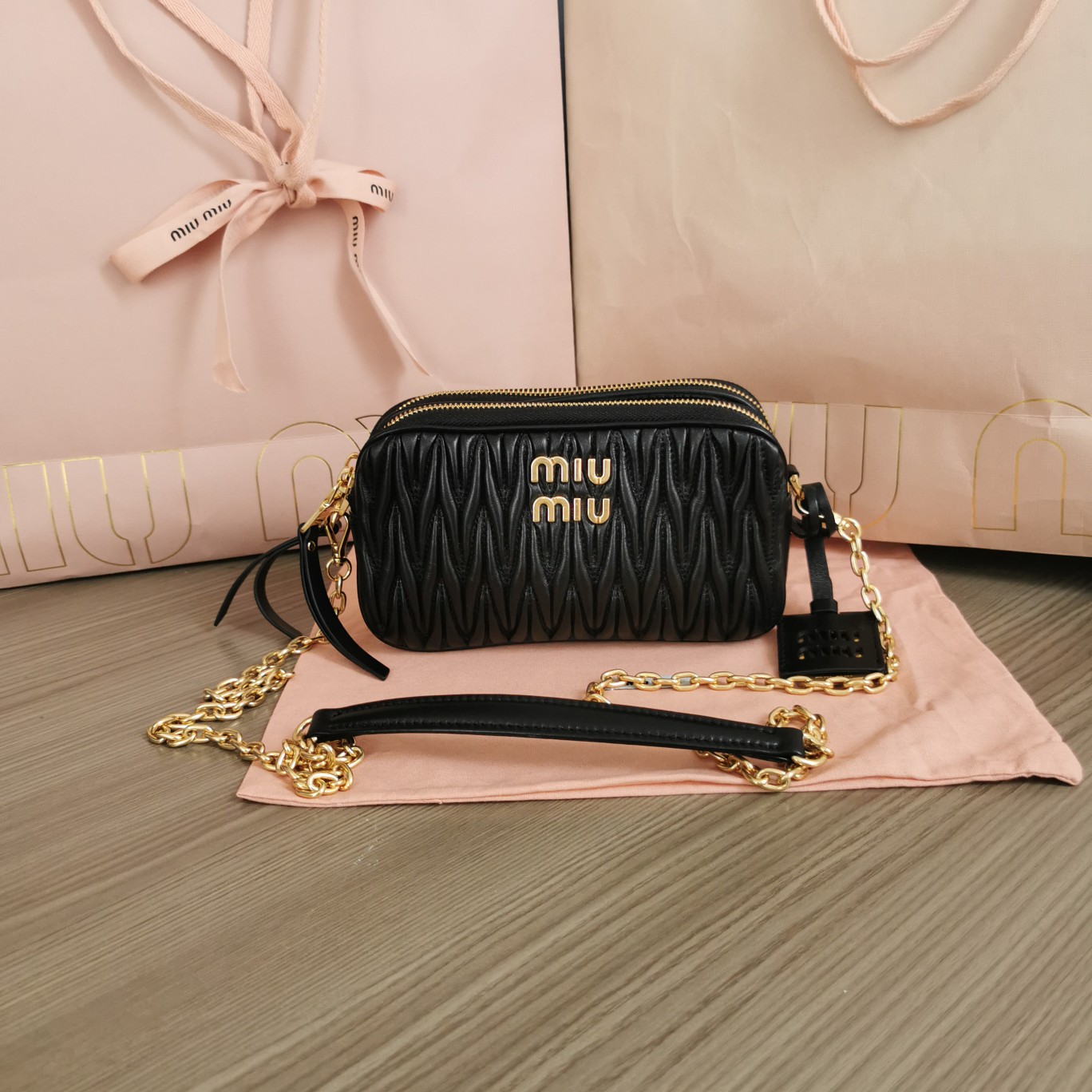 Miu Miu Matelassé Leather Tote Bag | Black | F Miu Miu 00139