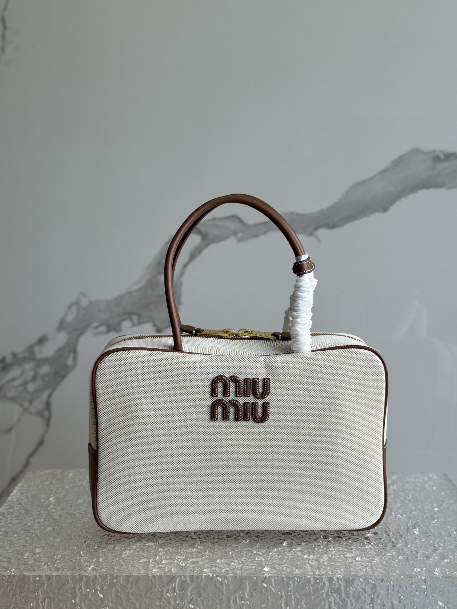 Miu Miu Crochet Tote Bag – Crossbody Bags  Miu Miu 00159