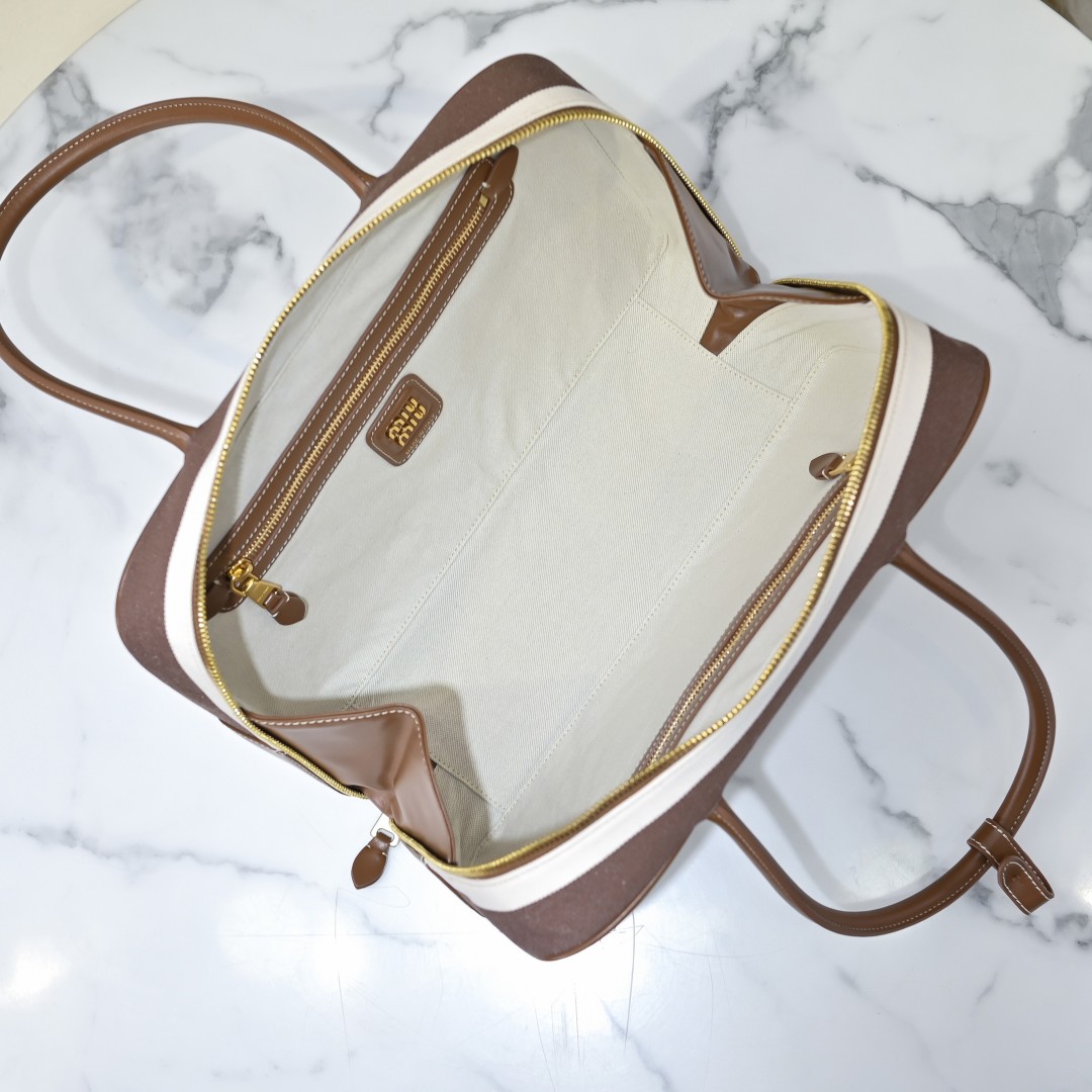Miu Miu  00229