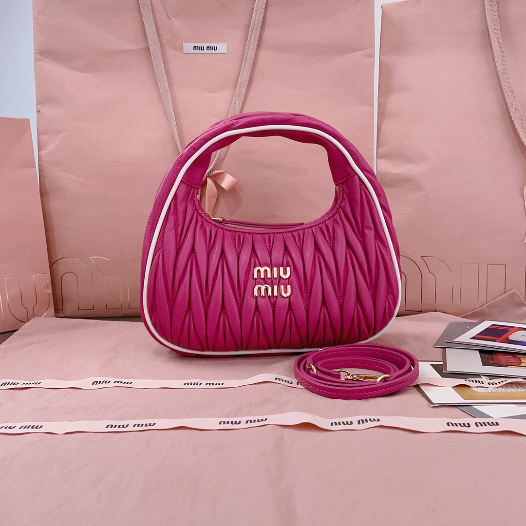 Miu Miu Mini Wander Matelassé Shoulder Bag | Pink |